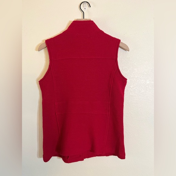 Creswick Sweater Vest - Women's Small Red - 100% Wool Classic - Picture 8 of 9